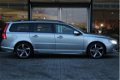 Volvo V70 - 1.6 T4F R-Design Leder | Stoelverwarming | Voor + Achter | Xenon | Trekhaak | 18 Inch | - 1 - Thumbnail