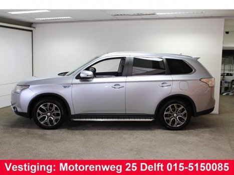 Mitsubishi Outlander - 2.0 PHEV Instyle+ X-Line ex btw Full options.Trekhaak.Leder.Schuifdak.Adap-Cr - 1