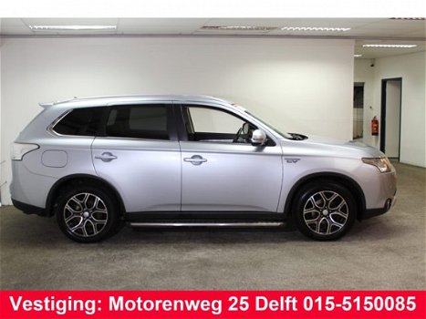 Mitsubishi Outlander - 2.0 PHEV Instyle+ X-Line ex btw Full options.Trekhaak.Leder.Schuifdak.Adap-Cr - 1