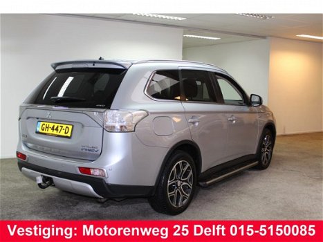 Mitsubishi Outlander - 2.0 PHEV Instyle+ X-Line ex btw Full options.Trekhaak.Leder.Schuifdak.Adap-Cr - 1