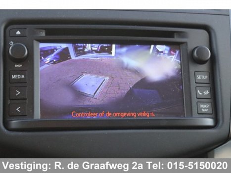 Toyota RAV4 - 2.0 VVTi Dynamic | Navigatie | Camera | Stoelverwarming - 1