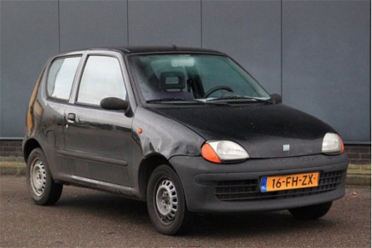 Fiat Seicento - 1100 ie Young inruil/paar deukjes rondom/goed rijdend - 1