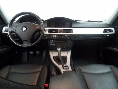 BMW 3-serie - 318i Business Line l Navigatie l Keurig onderhouden - 1