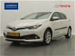 Toyota Auris - 1.2T Dynamic | Navigatie | Keyless | Licht + Regen sensor | - 1 - Thumbnail