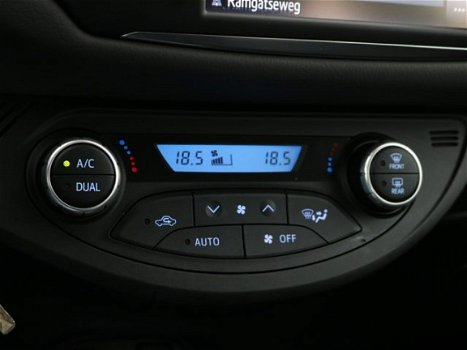 Toyota Yaris - 1.5 Hybrid Dynamic LMV | Navigatie | Privacy glass | - 1