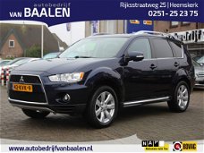 Mitsubishi Outlander - 2.4 AUTOM 4WD INSTYLE LEER SCHUIFDAK XENON 7-PERS 159000KM