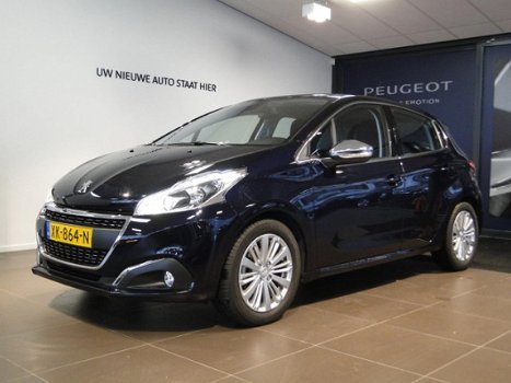 Peugeot 208 - Blue Lease Allure 1.2 82pk Navigatie PDC Climate controle - 1