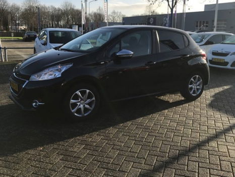 Peugeot 208 - 1.2 VTi Style 82 pk | Airco | Cruise control | Bluetooth | Privacy glass | Lichtmetale - 1