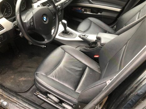 BMW 3-serie Touring - 318i Luxury Line automaat met leer - 1