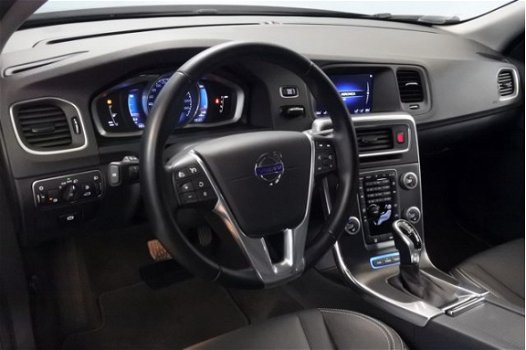 Volvo V60 - 2.4 D6 Twin Momentum INCL BTW 7% bijtelling Leder Navigatie - 1