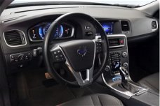 Volvo V60 - 2.4 D6 Twin Momentum INCL BTW 7% bijtelling Leder Navigatie