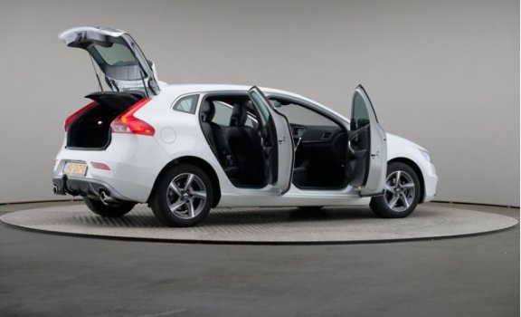 Volvo V40 - 2.0 D2 Business Sport R-Design, Navigatie, Xenon - 1