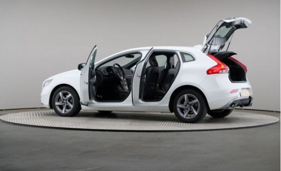 Volvo V40 - 2.0 D2 Business Sport R-Design, Navigatie, Xenon - 1