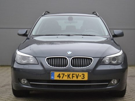 BMW 5-serie Touring - 525i 218PK Aut. Business High, Clima, Cruise, Navi, Leder, LMV, Trekhaak - 1