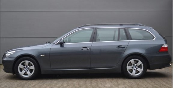 BMW 5-serie Touring - 525i 218PK Aut. Business High, Clima, Cruise, Navi, Leder, LMV, Trekhaak - 1