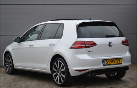 Volkswagen Golf - 1.4 TSI GTE 204 PK, (PRIJS = EXCL. BTW) Camera, Navi, Key-less, Pano-dak, 18 inch - 1