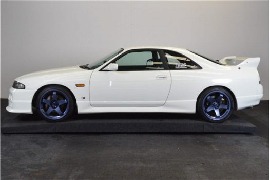 Nissan GT-R - skyline - 1