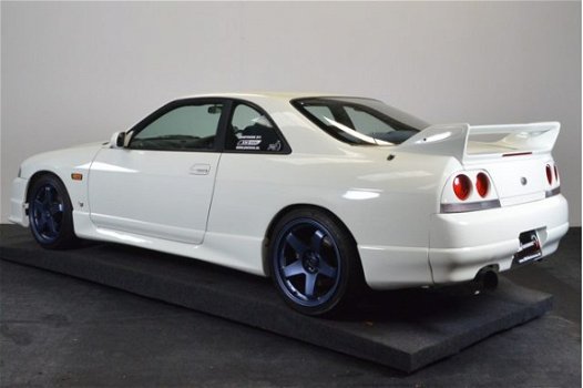 Nissan GT-R - skyline - 1