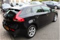 Volvo V40 - 2.0 D4 190PK SUMMUM BUSINESS 14% BIJTELLING NAVI LEDER CLIMA PDC - 1 - Thumbnail