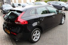 Volvo V40 - 2.0 D4 190PK SUMMUM BUSINESS 14% BIJTELLING NAVI LEDER CLIMA PDC