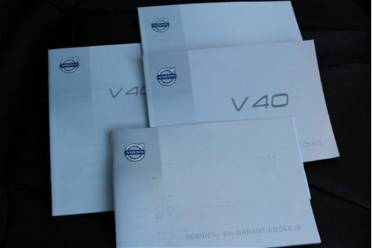 Volvo V40 - 2.0 D4 190PK SUMMUM BUSINESS 14% BIJTELLING NAVI LEDER CLIMA PDC - 1