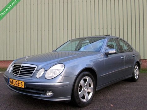 Mercedes-Benz E-klasse - 320 Avantgarde Automaat Dak Leer Xenon 02 - 1