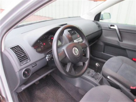 Volkswagen Polo - 1.4-16V Airco Cruise 5 Drs NL Auto 103683 Km Zeer Nette staat Bouwjaar 2003 - 1