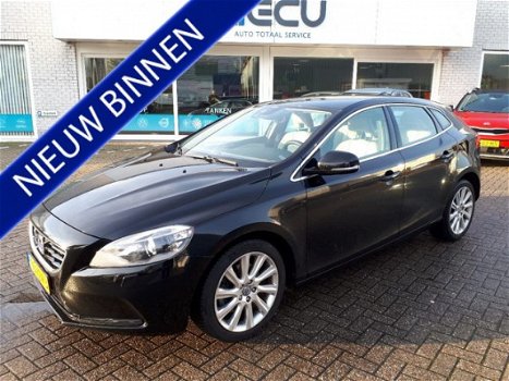 Volvo V40 - 1.6 T3 Summum - 1