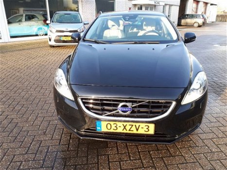 Volvo V40 - 1.6 T3 Summum - 1