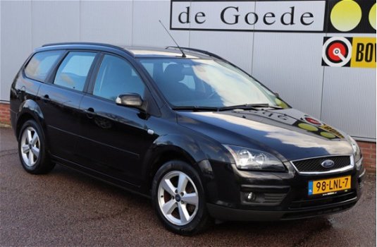 Ford Focus Wagon - 1.6-16V Trend - 1