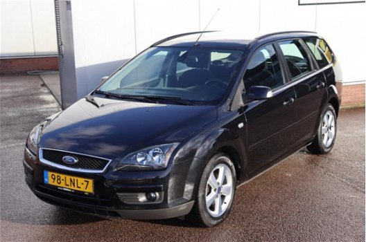 Ford Focus Wagon - 1.6-16V Trend - 1