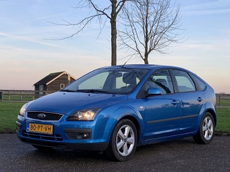 Ford Focus - 1.6-16V Futura * Airco * Nw-Type * 5Drs * SALE - 1
