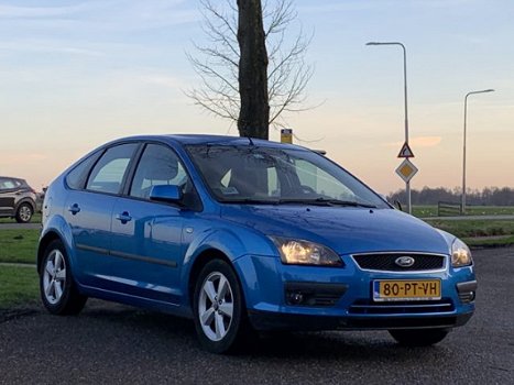 Ford Focus - 1.6-16V Futura * Airco * Nw-Type * 5Drs * SALE - 1