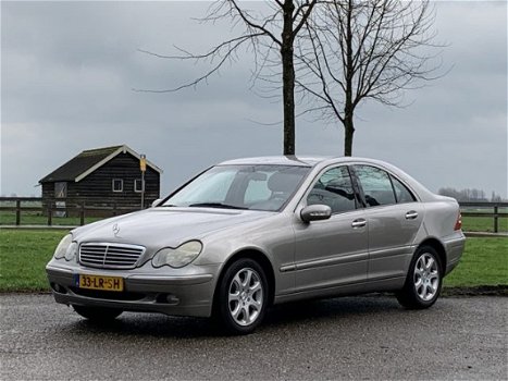 Mercedes-Benz C-klasse - 180 K. Avantgarde-Select * Navi * Airco * Leder * UNIEK - 1