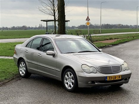 Mercedes-Benz C-klasse - 180 K. Avantgarde-Select * Navi * Airco * Leder * UNIEK - 1