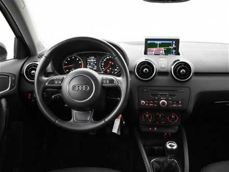 Audi A1 Sportback - 1.2 TFSI S-LINE 5-DEURS + NAVIGATIE / 17 INCH LMV - 1