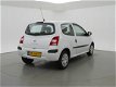 Renault Twingo - 1.2 + AIRCO / NIEUWE DISTRIBUTIE - 1 - Thumbnail