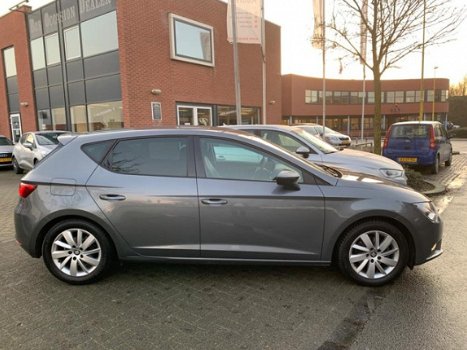 Seat Leon - 1.6 TDI Limited Edition I Navigatie, Pdc, Cruise Control, Telefoonvoorbereiding Bluetoot - 1