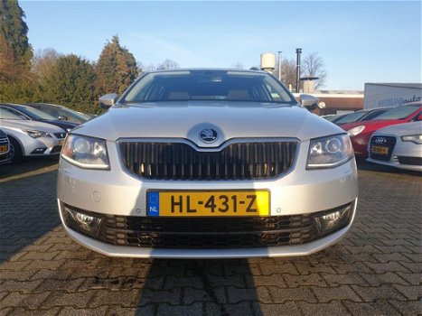 Skoda Octavia Combi - 1.6 TDI Greentech Ambition Businessline *XENON+NAVI+PDC+ECC+CRUISE - 1