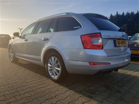 Skoda Octavia Combi - 1.6 TDI Greentech Ambition Businessline *XENON+NAVI+PDC+ECC+CRUISE - 1