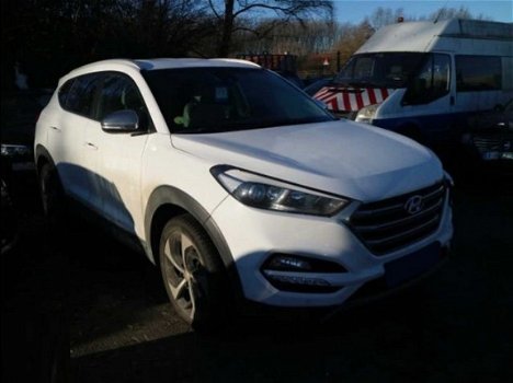 Hyundai Tucson - 1.7 CRDi Premium *NAVI+PDC+ECC+CRUISE - 1