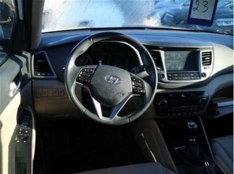 Hyundai Tucson - 1.7 CRDi Premium *NAVI+PDC+ECC+CRUISE - 1
