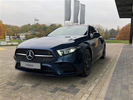 Mercedes-Benz A-klasse - A180 Limousine Business Solution | AMG-Pakket | Panorama | Automaat | LED - 1