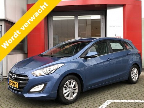 Hyundai i30 - 1.6 GDi Comfort AUTOMAAT / navigatie / camera / leer - 1