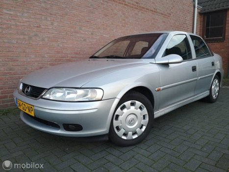 Opel Vectra - 1.8-16V CDX - 1