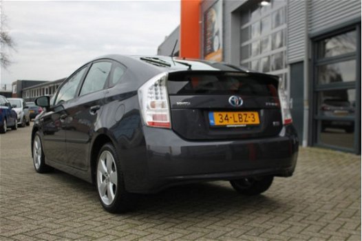 Toyota Prius - 1.8 Executive NAVI / LEDER / CAMERA / ALL-SEASON BANDEN - 1