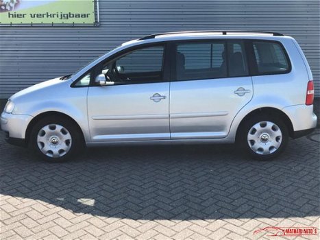 Volkswagen Touran - 1.6 16V FSI Trendline - 1