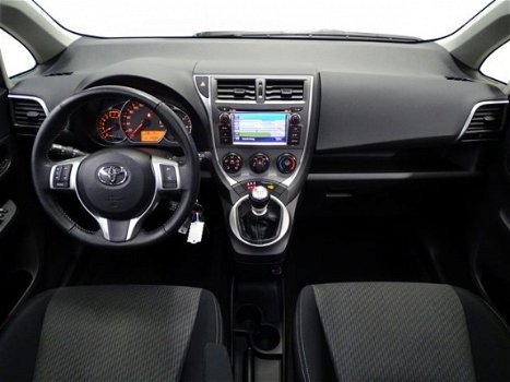 Toyota Verso S - 1.3 VVT-i Dynamic | Navigatie | Cruise control | Panoramadak - 1