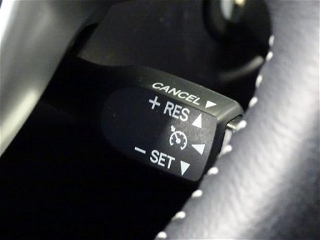 Toyota Verso S - 1.3 VVT-i Dynamic | Navigatie | Cruise control | Panoramadak - 1