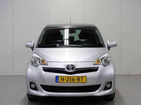 Toyota Verso S - 1.3 VVT-i Dynamic | Navigatie | Cruise control | Panoramadak - 1